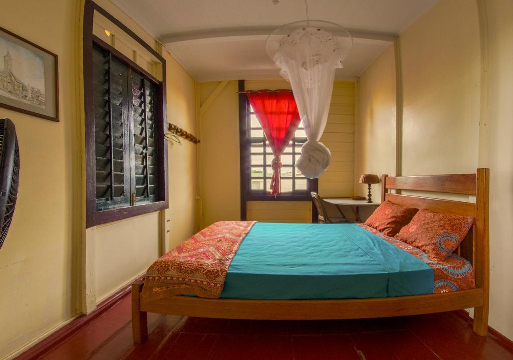 Guesthouse Un Pied-A-Terre Paramaribo Exterior foto