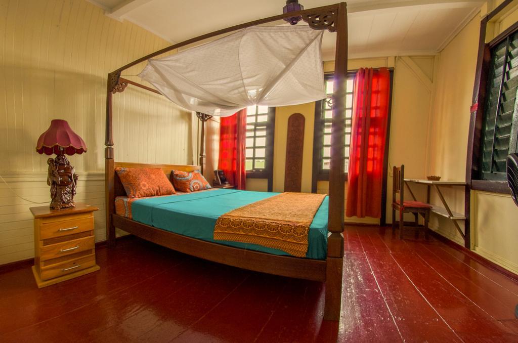Guesthouse Un Pied-A-Terre Paramaribo Exterior foto