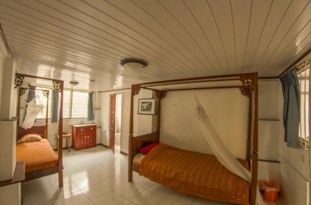 Guesthouse Un Pied-A-Terre Paramaribo Exterior foto